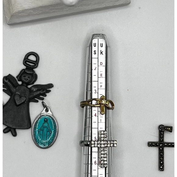 Religious Jewelry Pieces - 8 Piece Untested - 3 Rings and 6 Pendants/Charms - Picture 9 of 9